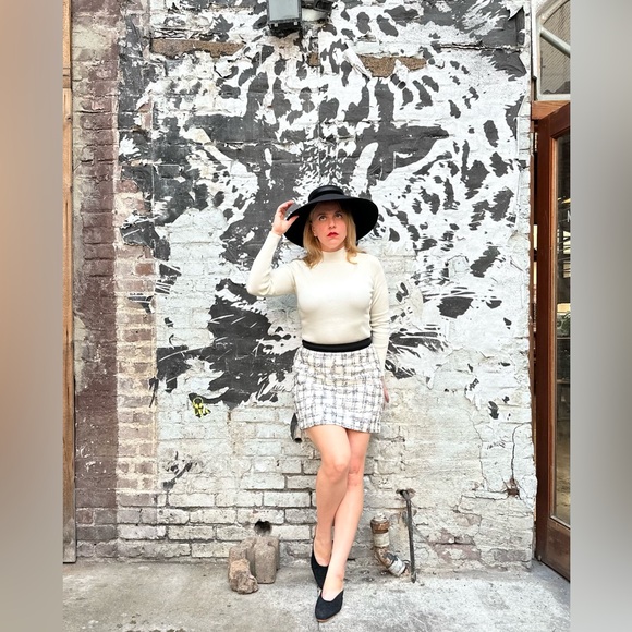 Meet your Posher, Chelsea - Picture 1 of 4